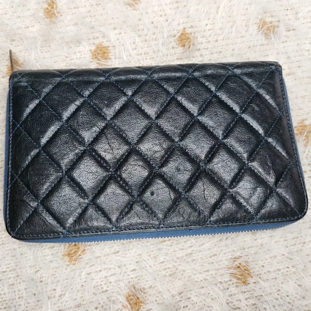 Chanel Diamond-quilted CC Caviar zip-around Wallet